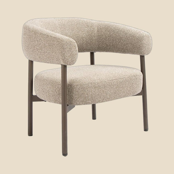 Loungefauteuil Delfina uit de Grand Collection, naturel Royal Boucle, zwart metaal